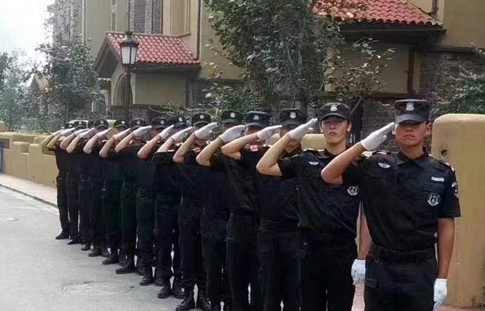 小区保安巡逻